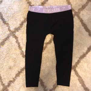 Black GymShark cropped leggings with lavender band